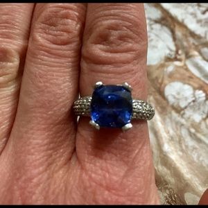 Beautiful sapphire and sterling silver ring. 6 1/2